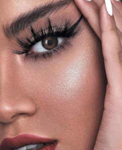 False eyelashes